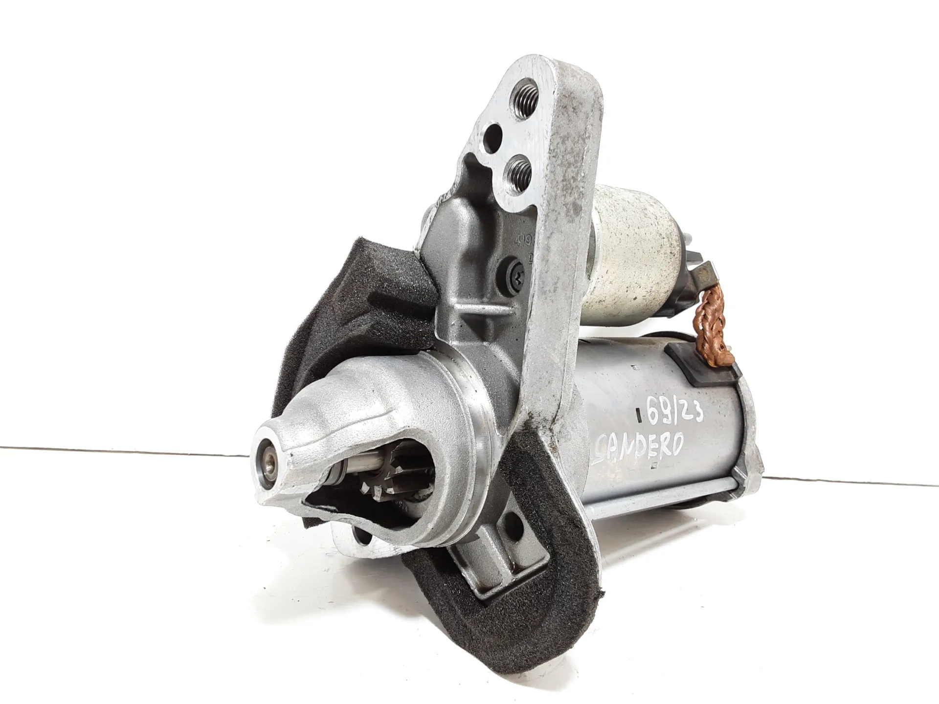 MOTORINO D' AVVIAMENTO con codice 233004646R da DACIA Sandero Serie II (12>20) 1000 Bifuel/Gas 74 kW / 101 CV con codice motore H4D D4/H4D 450, H4D 460 (2020)
