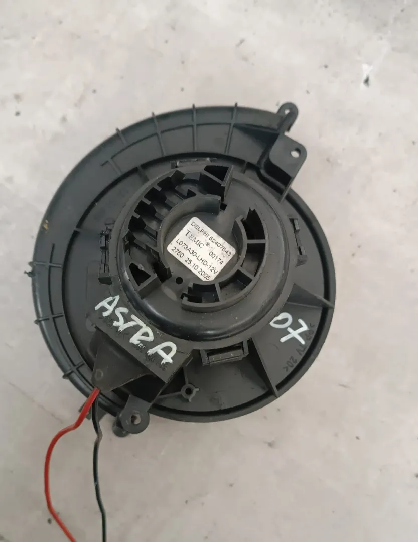 Motorino riscaldamento Opel Astra H 1.9 D del 2006 CODICE RICAMBIO : 52407543