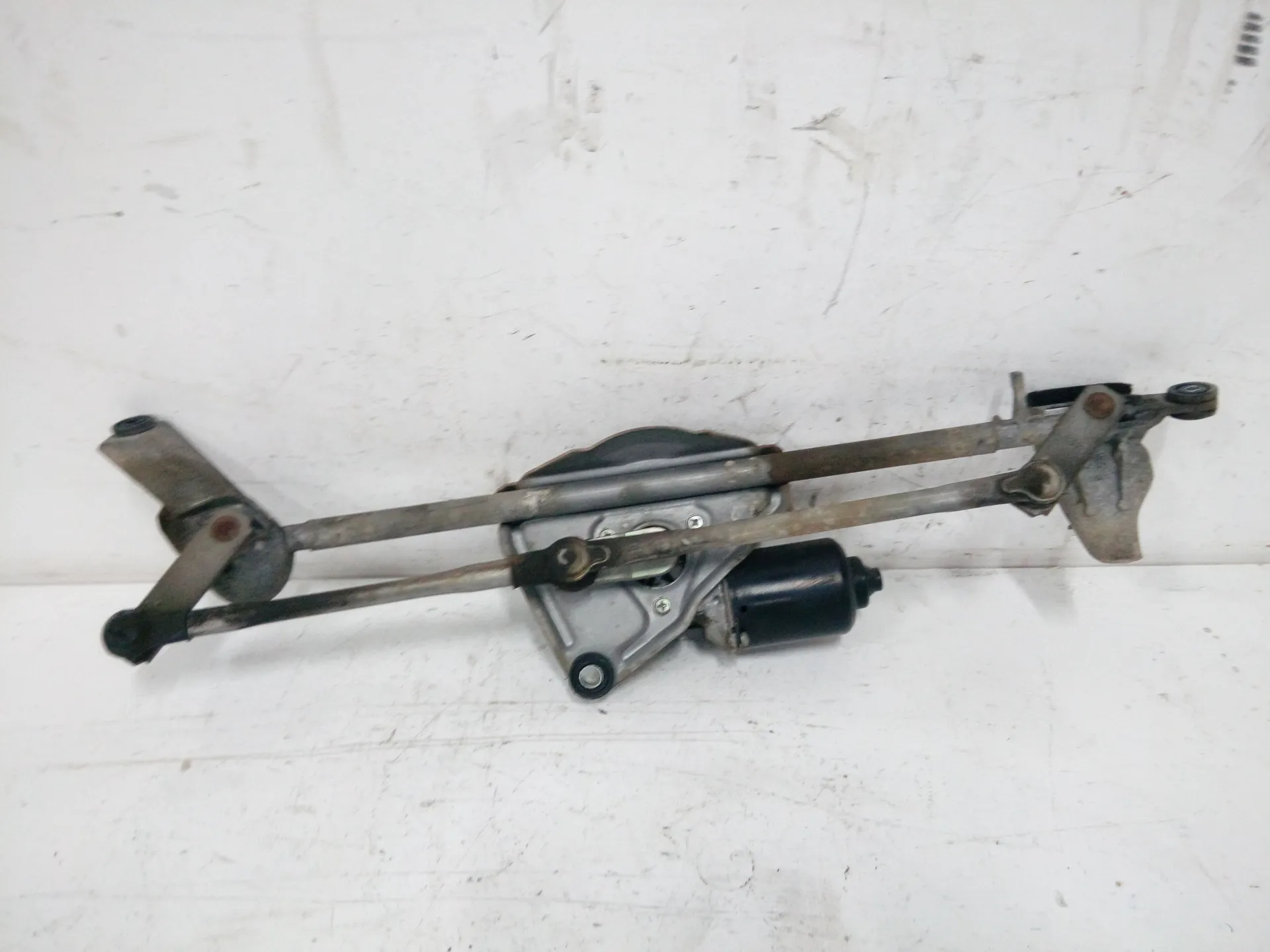 MOTORINO TERGI ANT COMPLETO DI TANDEM con codice 8511042130 da TOYOTA Rav4 2Â° Serie 2000 Diesel (2005)