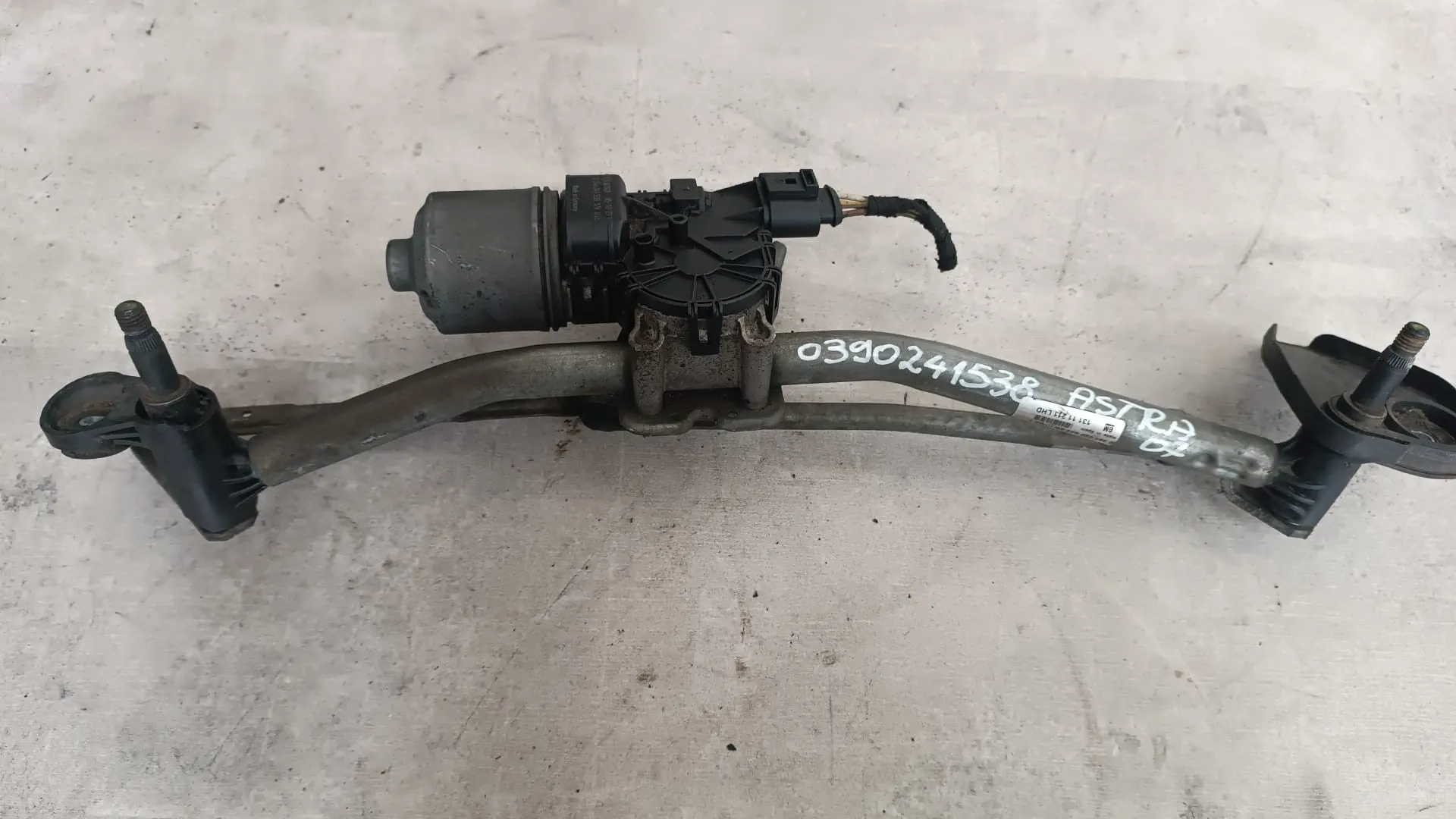 Motorino tergi anteriore Opel Astra H 1.9 D del 2006 CODICE RICAMBIO : 0390241538