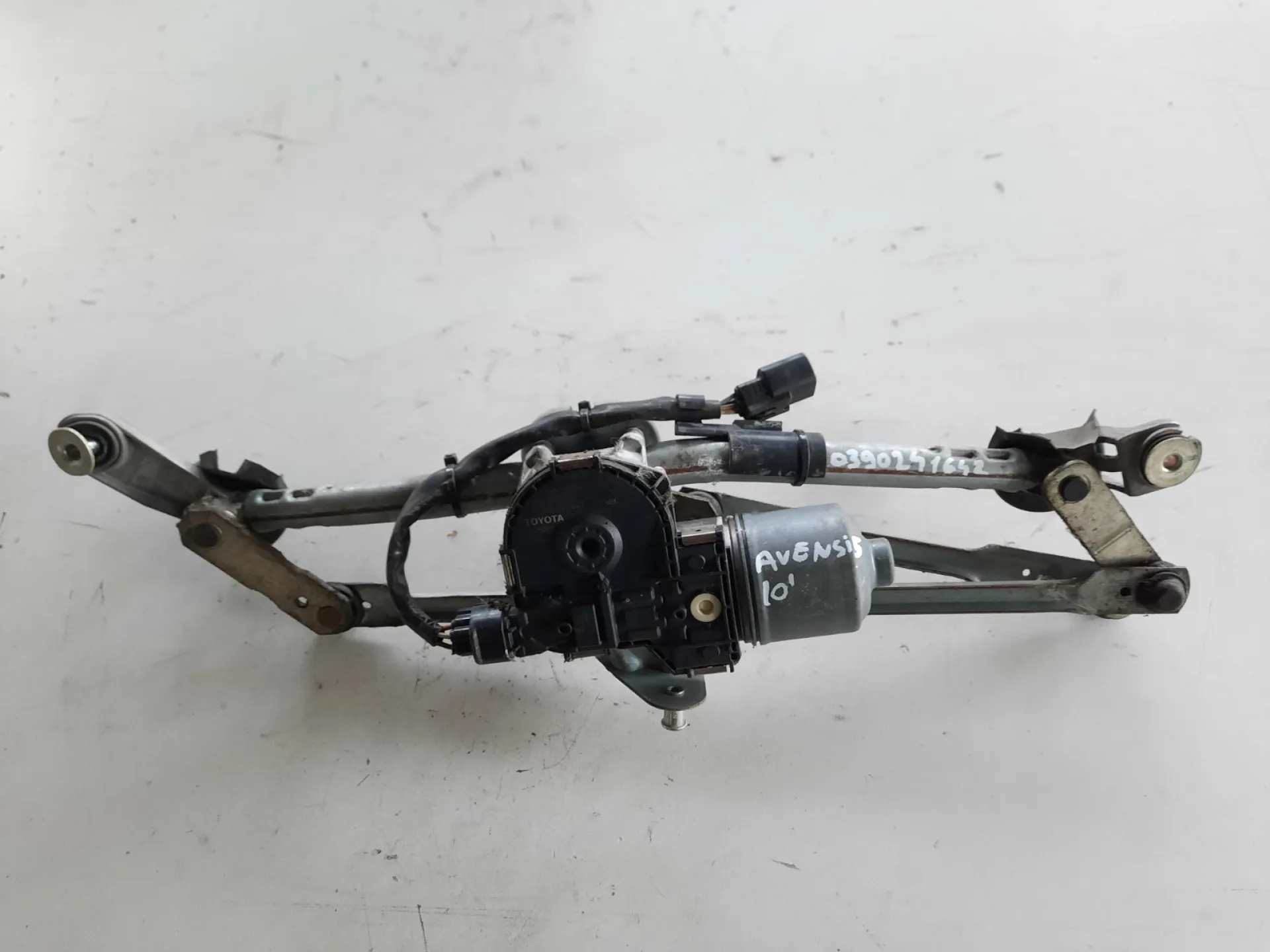 Motorino tergicristallo anteriore per Toyota Avensis 2.2 D 2010 CODICE RICAMBIO : 0390241642