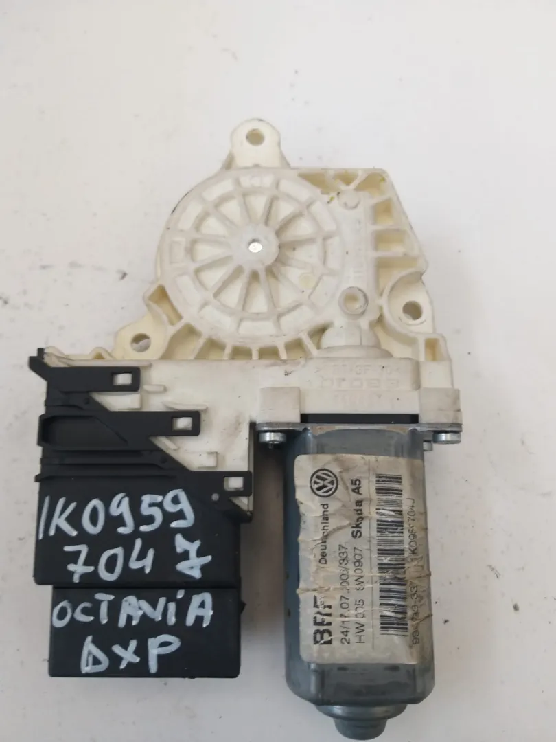 Motorino tergicristallo posteriore destro Skoda Octavia del 2007 1.9 Diesel CODICE RICAMBIO : 1K0959704J