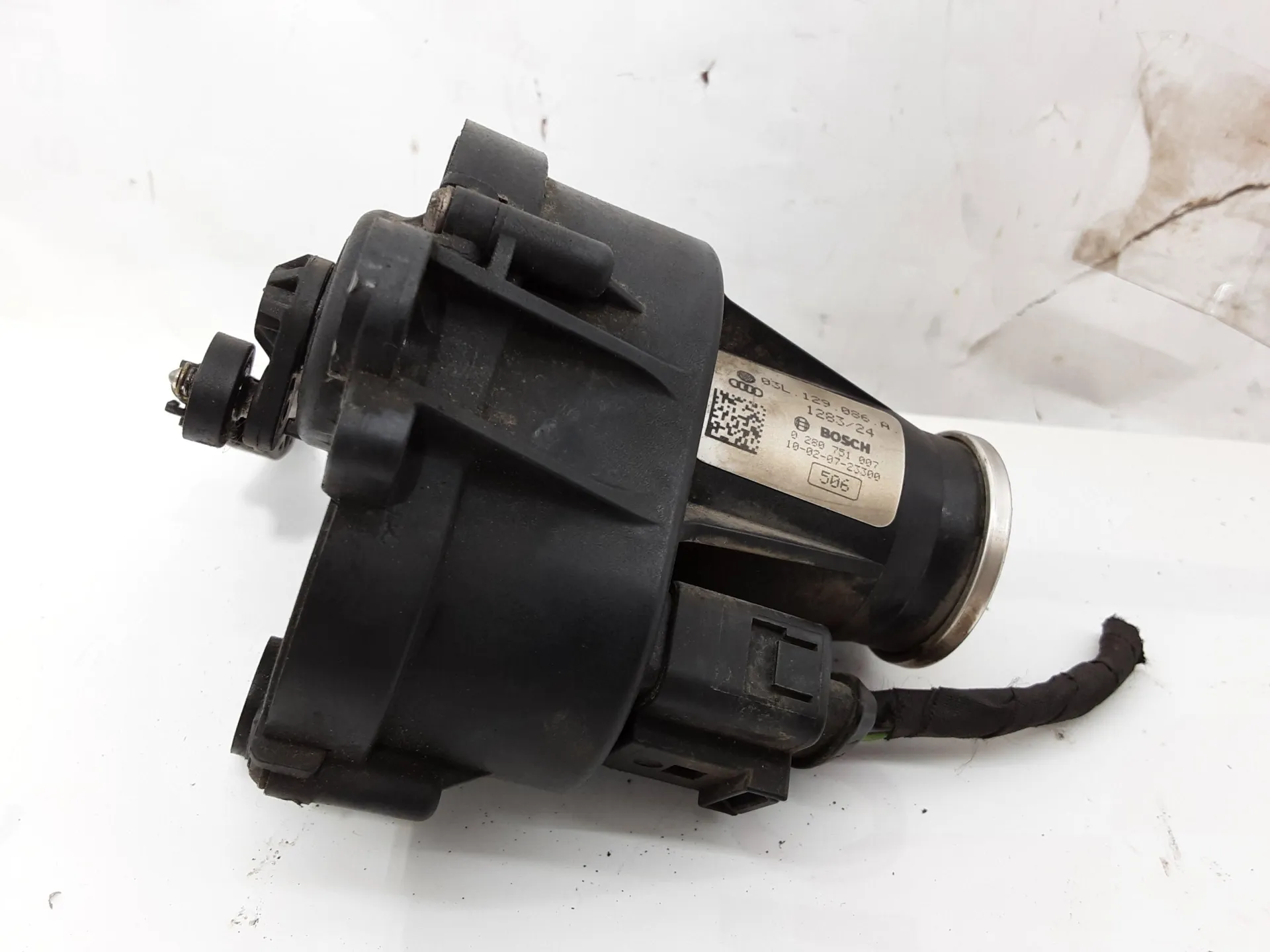 MOTORINO VALVOLA ATTUATORE REGOLATORE GAS DI SCARICO con codice 0280751007 da VOLKSWAGEN Polo 5° Serie 1600 Diesel 66 kW / 90 CV con codice motore CAY/CAYB (2010)