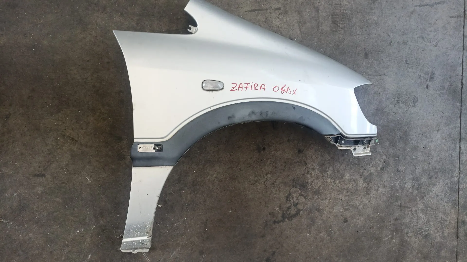Parafango anteriore destro Opel Zafira 2.0 D del 2004