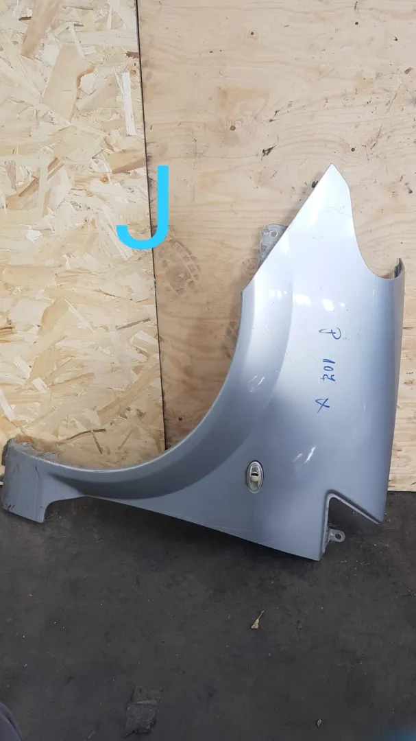 Parafango anteriore sinistro Peugeot 107 del 2008