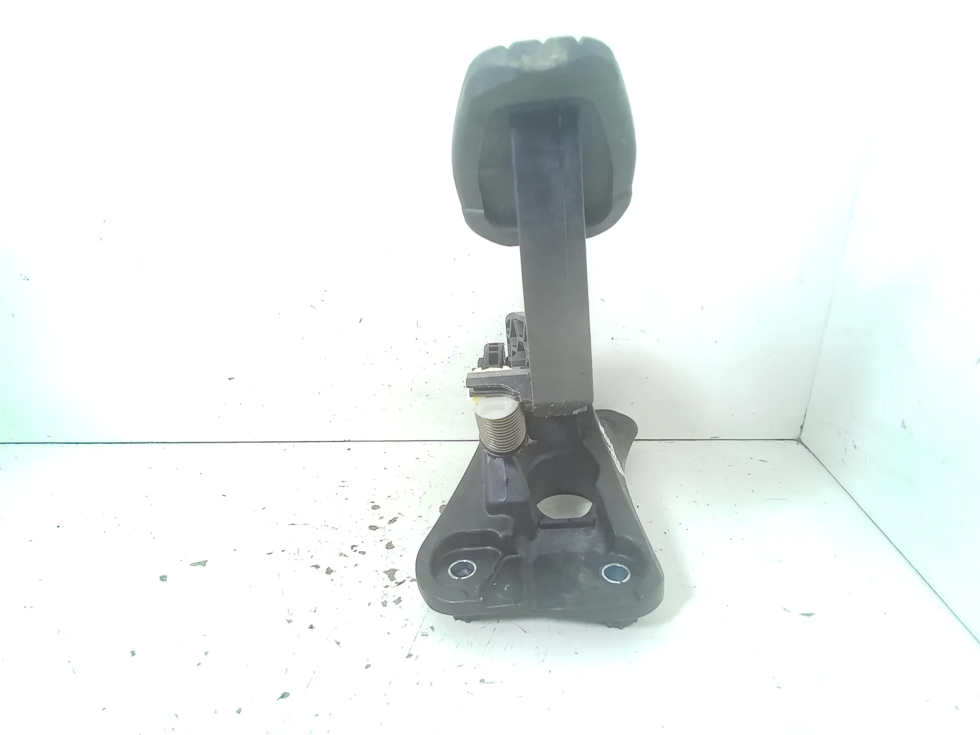 PEDALE FRIZIONE con codice 465031714r da DACIA Duster 1Â° Serie 1600 benzina/gpl 84 kW / 115 CV (2019)