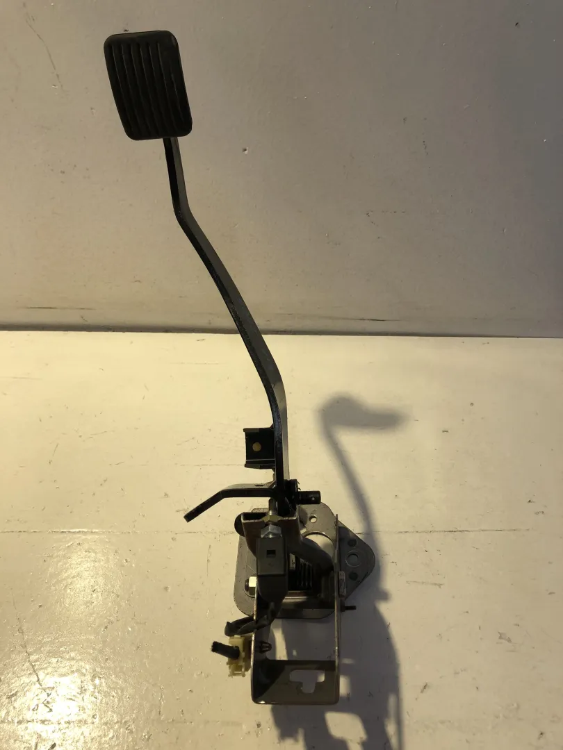 PEDALE FRIZIONE KIA Carens 2Â° Serie 2000 Diesel (2009)