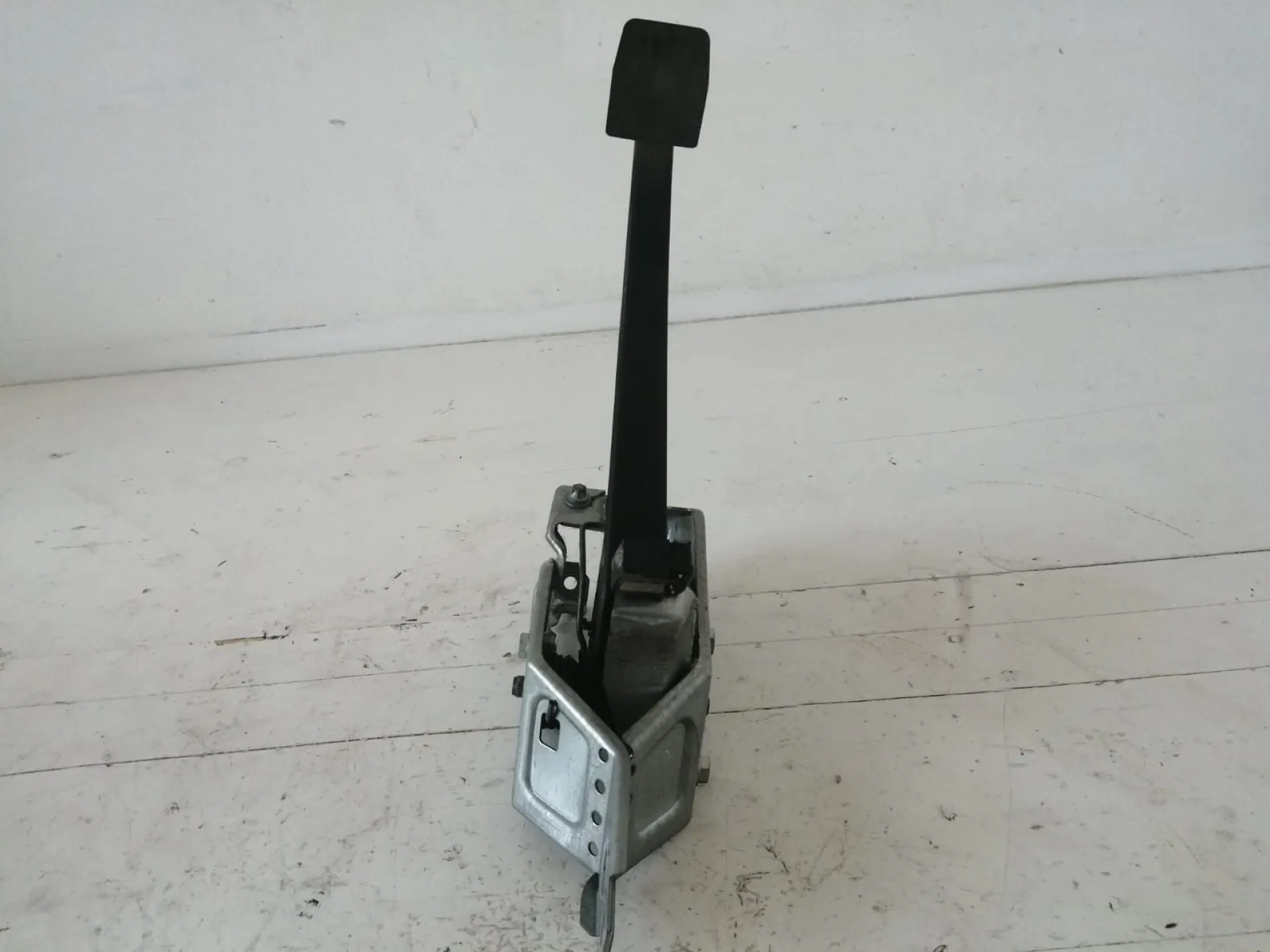 PEDALE FRIZIONE con codice 90590574 da OPEL Astra H Berlina 1700 Diesel (2004)