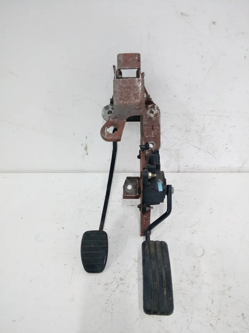 PEDALIERA FRENO + FRIZIONE RENAULT Clio Serie (08>15) 1200 Diesel 55 (2009)