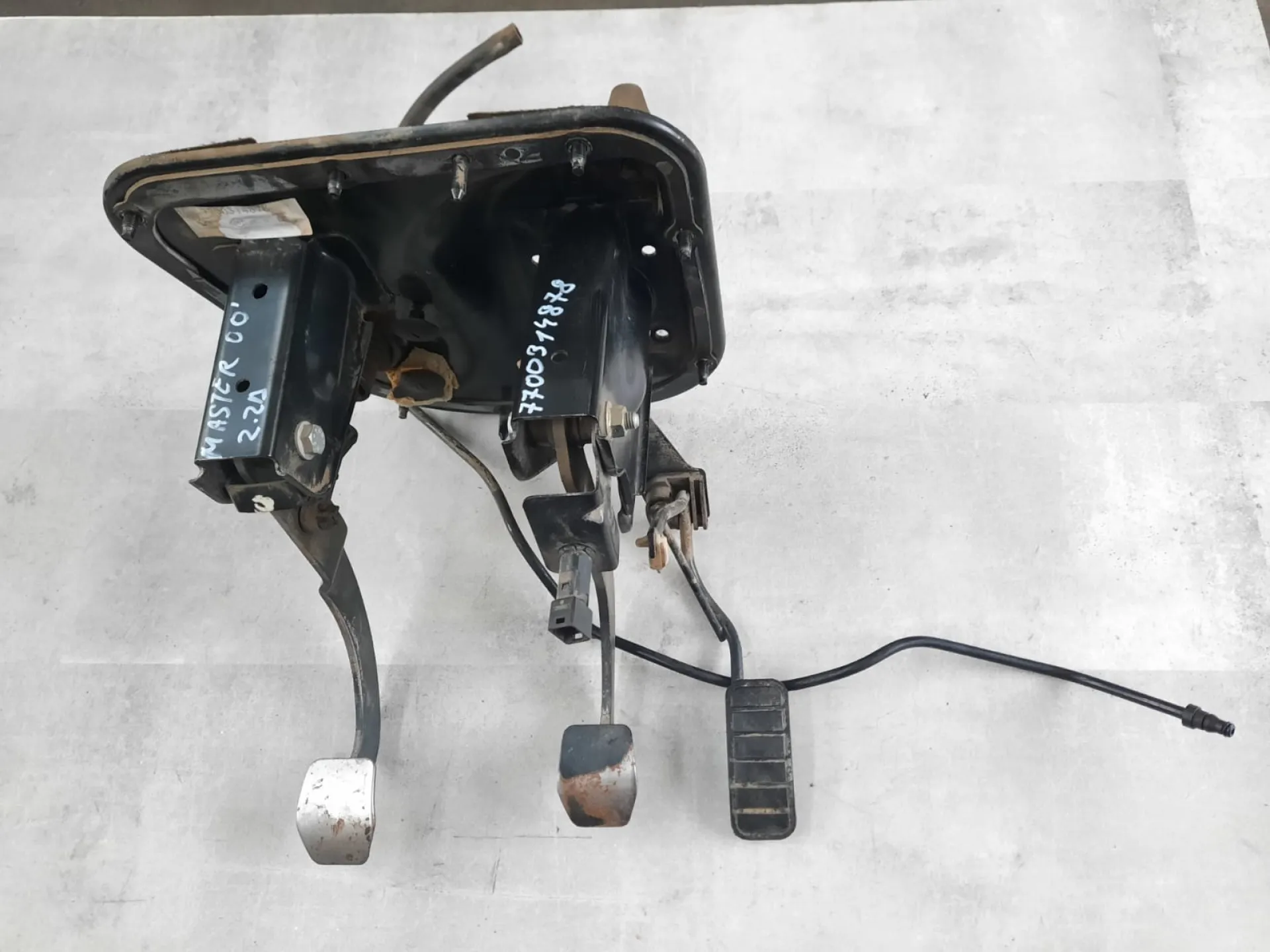 Pedaliera completa Renault Master 2.2 D del 2000 CODICE RICAMBIO : 7700314878