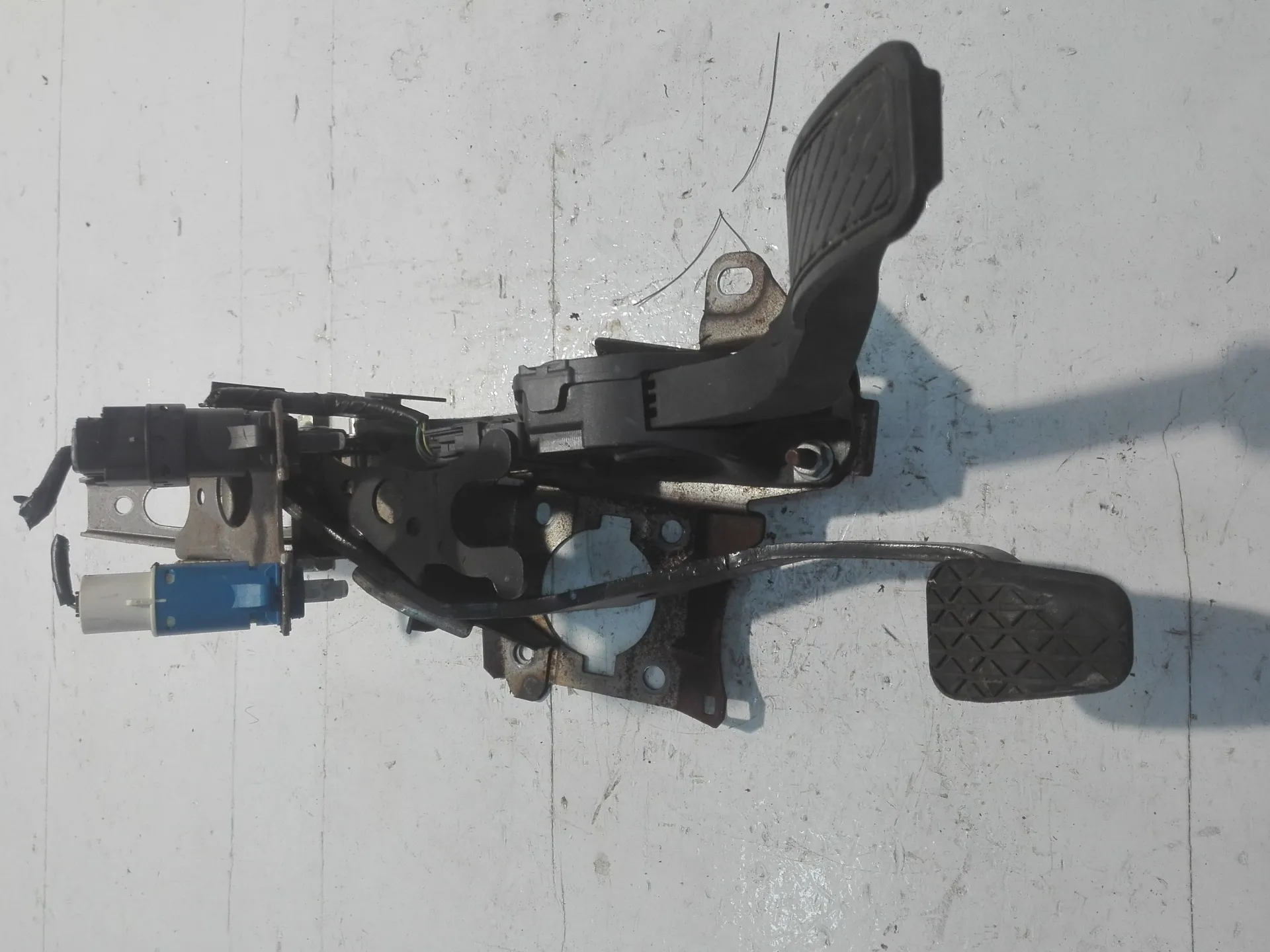 8V219F836AA / 6PV00951700 / C95YE01 PEDALIERA FRENO E ACCELERATORE PER CAMBIO AUTOMATICO FORD Fiesta 6Â° Serie 1400 Benzina (2010)