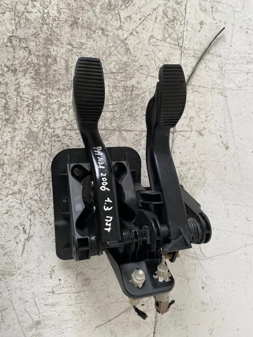 PEDALIERA FRENO + FRIZIONE FIAT Panda 2Â° Serie 1300 Diesel (2006)