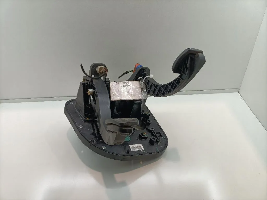 PEDALIERA FRENO + FRIZIONE con codice 5801259320 da IVECO Daily 4Â° Serie 2998 diesel (2009)