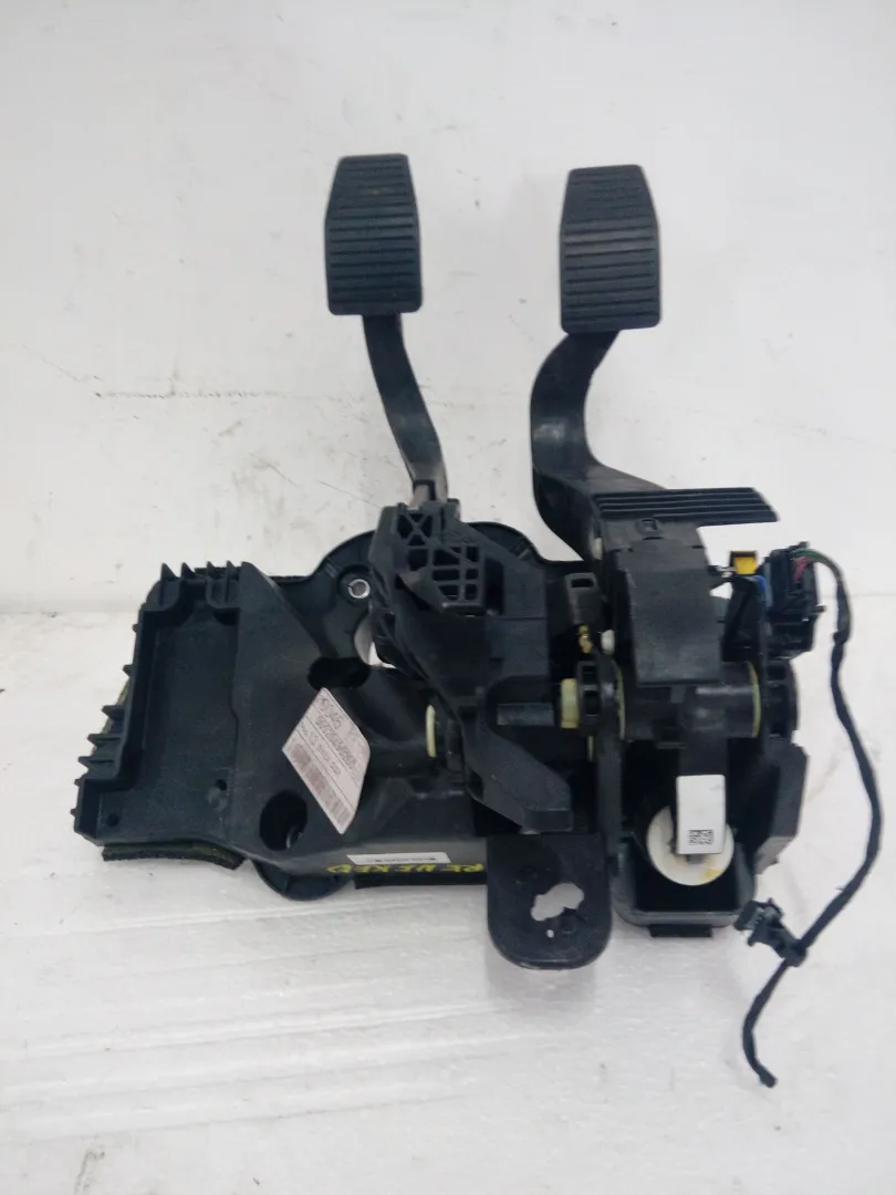 00520490260 / 0046 / 8822 PEDALIERA FRENO + FRIZIONE JEEP Renegade Serie (14>) 1600 Diesel (2015)