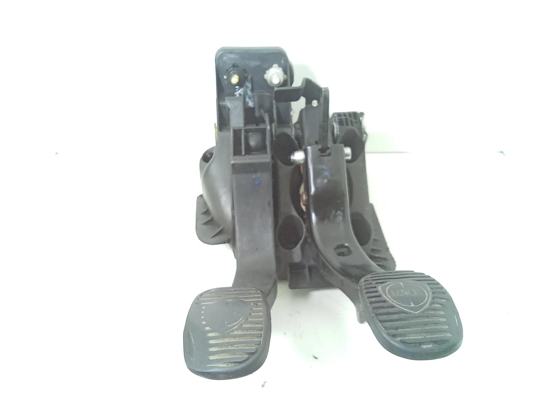PEDALIERA FRENO + FRIZIONE con codice 2583500098 da LANCIA Musa 1Â° Serie 1300 Diesel 66 kW / 90 CV (2010)