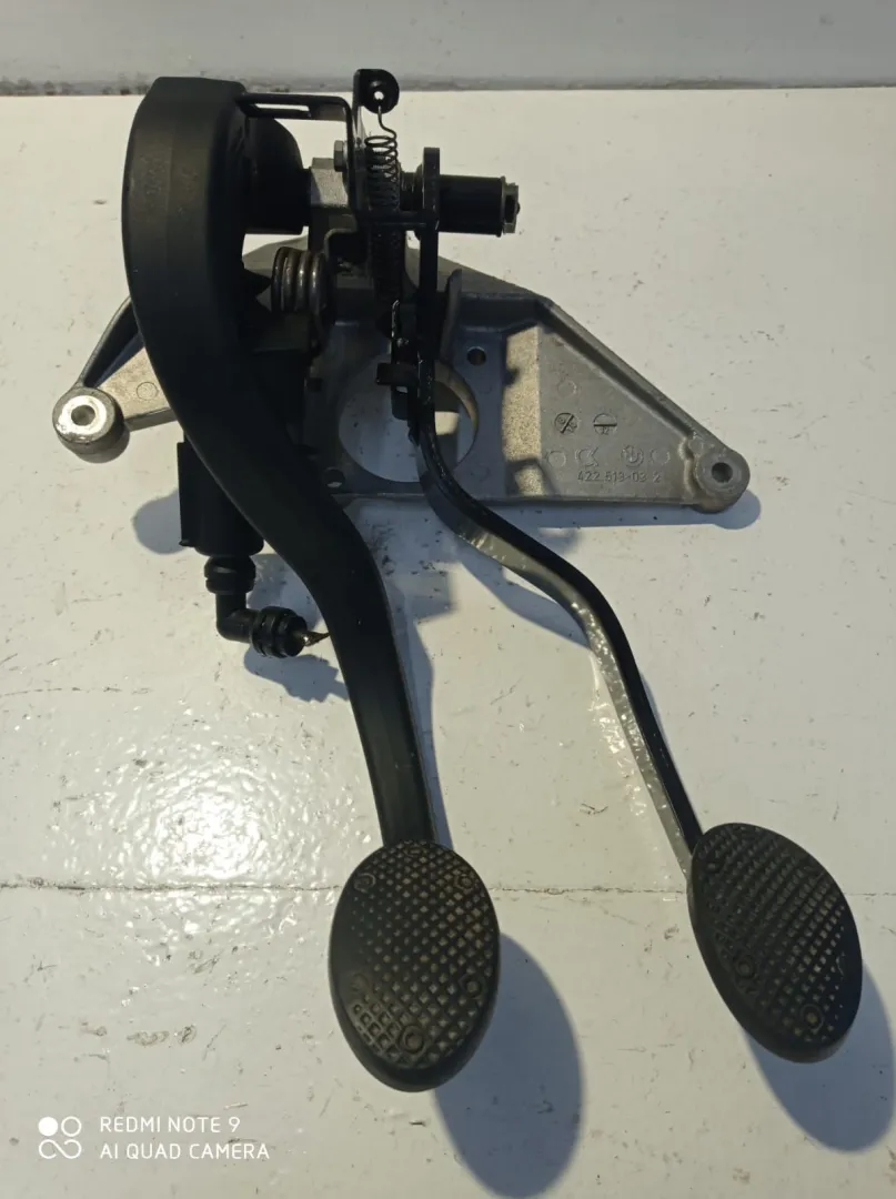 PEDALIERA FRENO + FRIZIONE con codice 1511659 da MINI Cooper 1Â° Serie 1600 Benzina (2005)
