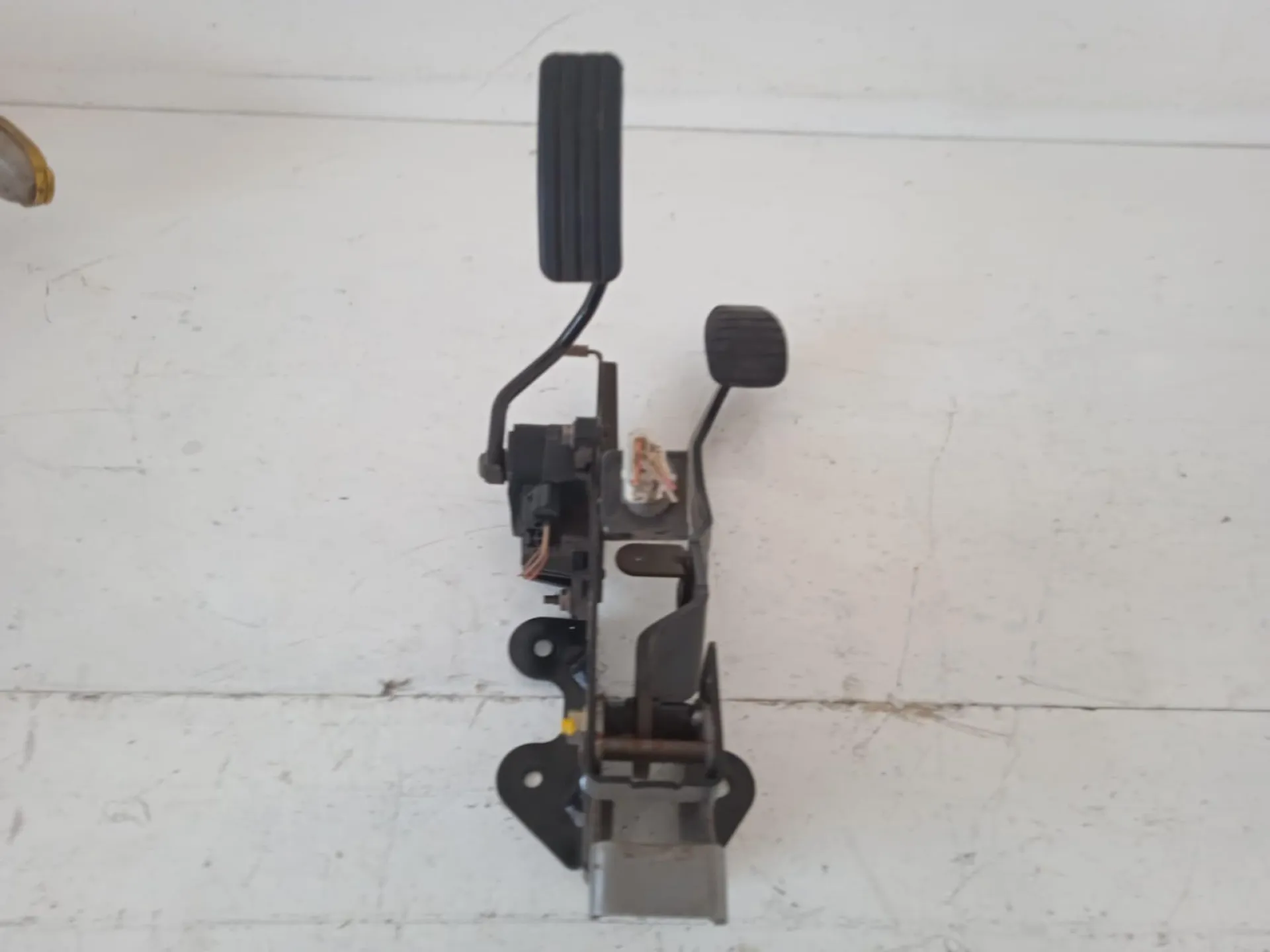 PEDALIERA FRENO + FRIZIONE con codice 8200153268 da RENAULT Megane ll Serie (06>08) 1500 Diesel con codice motore K9K P7/K9K P7 (2006)