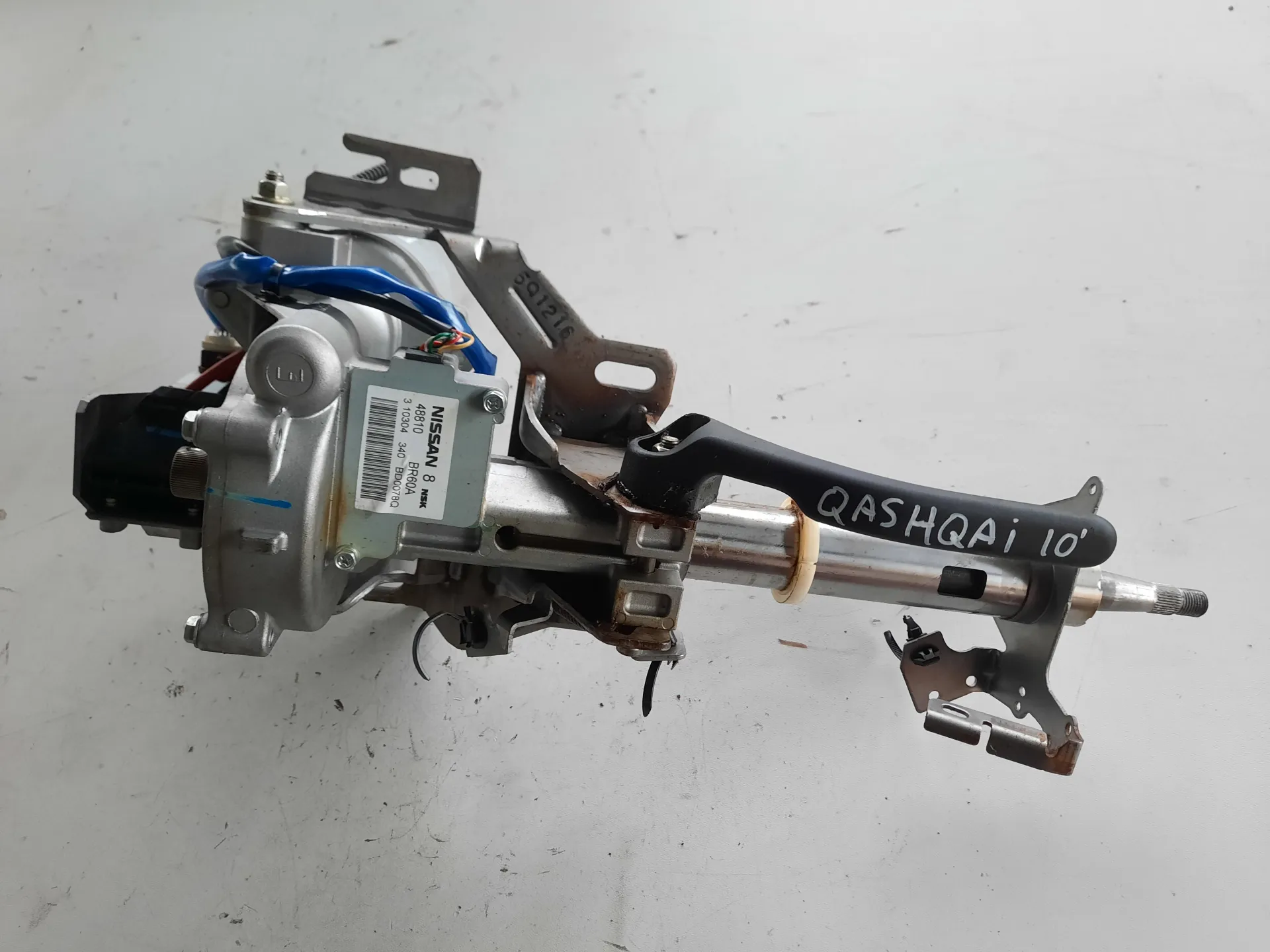 Piantone per Nissan Qashqai del 2010 CODICE RICAMBIO : 48810-BR60A