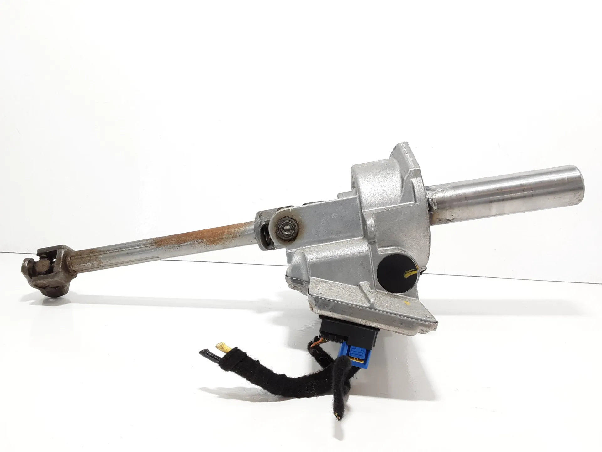PIANTONE STERZO con codice 11213172 da ALFA ROMEO Mito Serie (955_) (08>) 1300 Diesel 70 kW / 95 CV con codice motore 199B1000/199 B1.000, 330 A1.000 (2011)