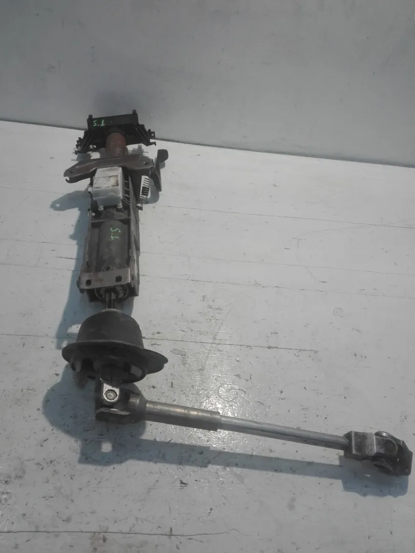 PIANTONE STERZO con codice LS685856001 / 13052800728 / 743035 da BMW Serie 1 Serie (E87) (04>07) 2000 Diesel (2005)