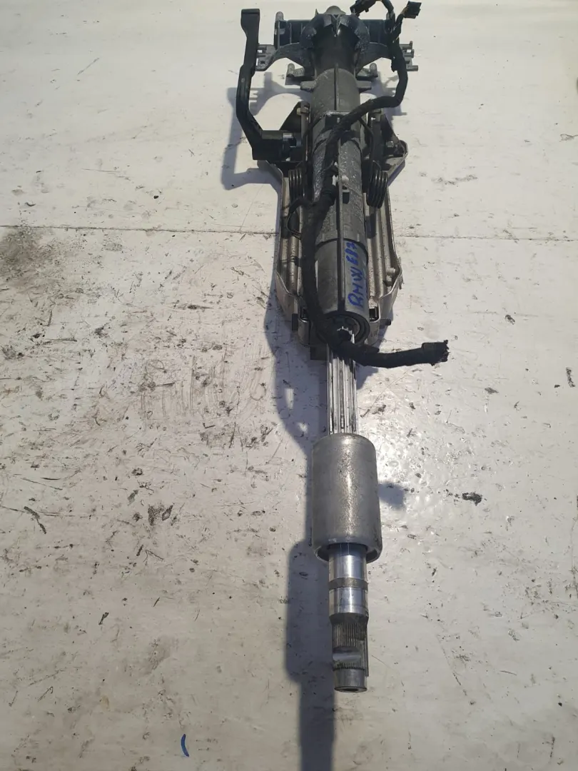 PIANTONE STERZO con codice LS677088602L / 3230 6770886AI02 / 831401017515.03 / 05B006101028 da BMW Serie 1 Serie (E87) (04>07) 2000 Diesel (2006)