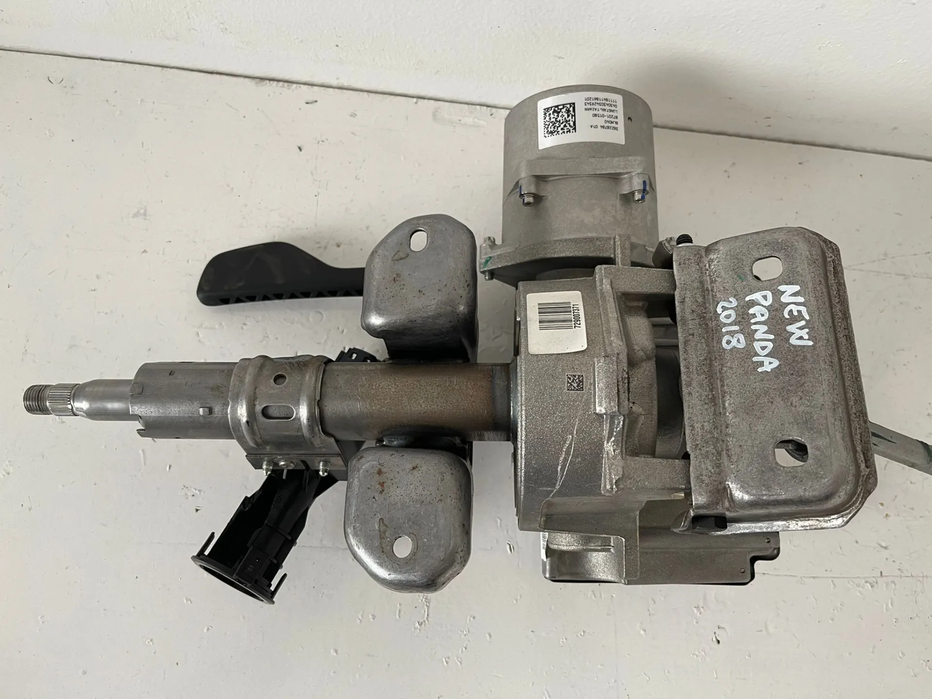 PIANTONE STERZO con codice 38228784 01 A da FIAT Panda 3Â° Serie 1000 Benzina (2018)