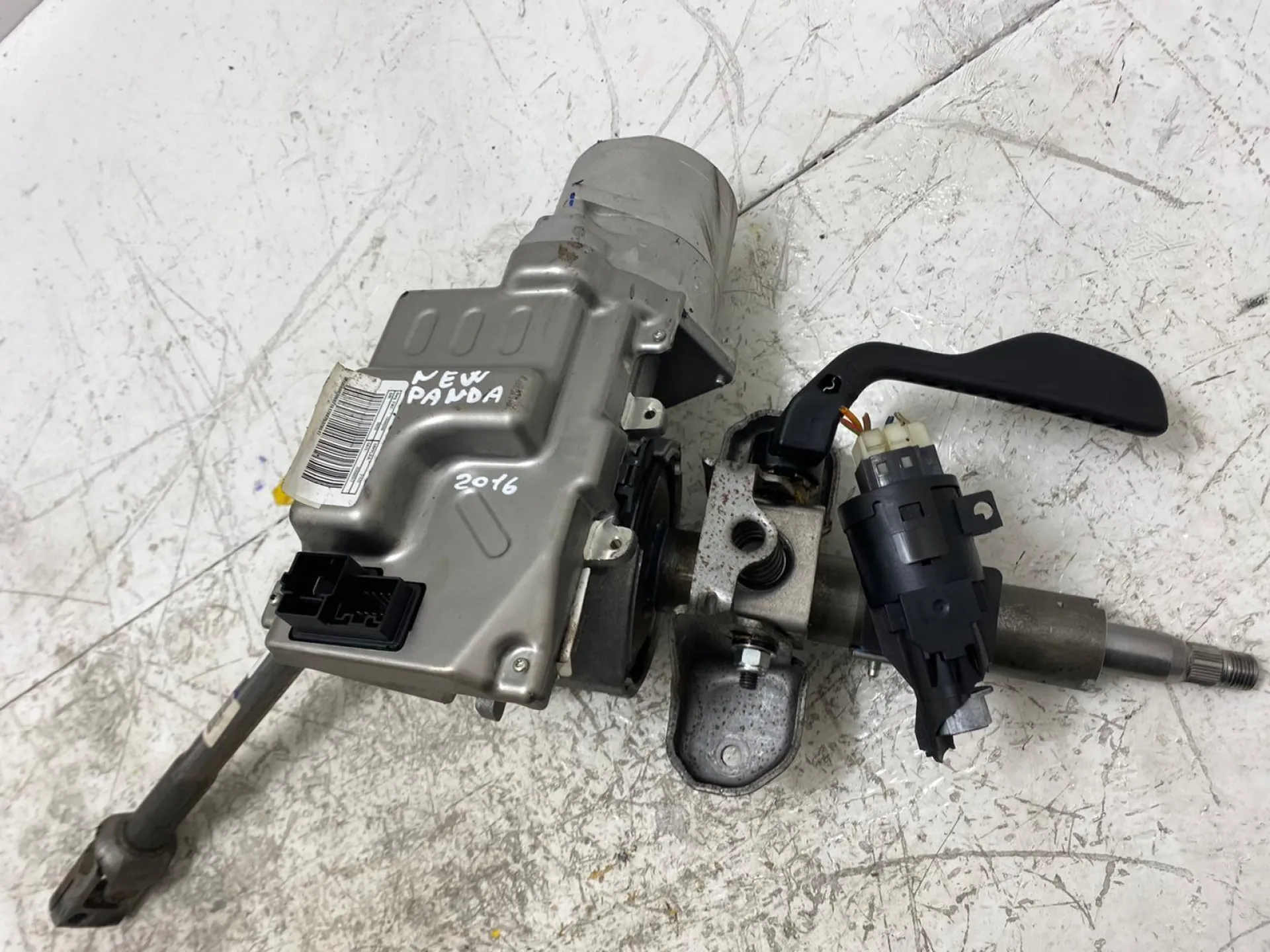 PIANTONE STERZO con codice 38228784 01A da FIAT Panda 3Â° Serie 1300 Diesel con codice motore 199A9000/199A9000 (2016)