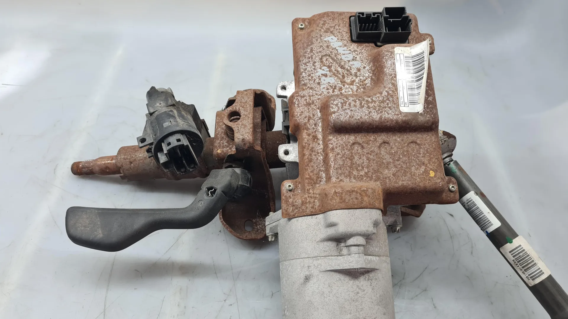 PIANTONE STERZO con codice 735710558 da FIAT Panda 3° Serie Benzina (2018)