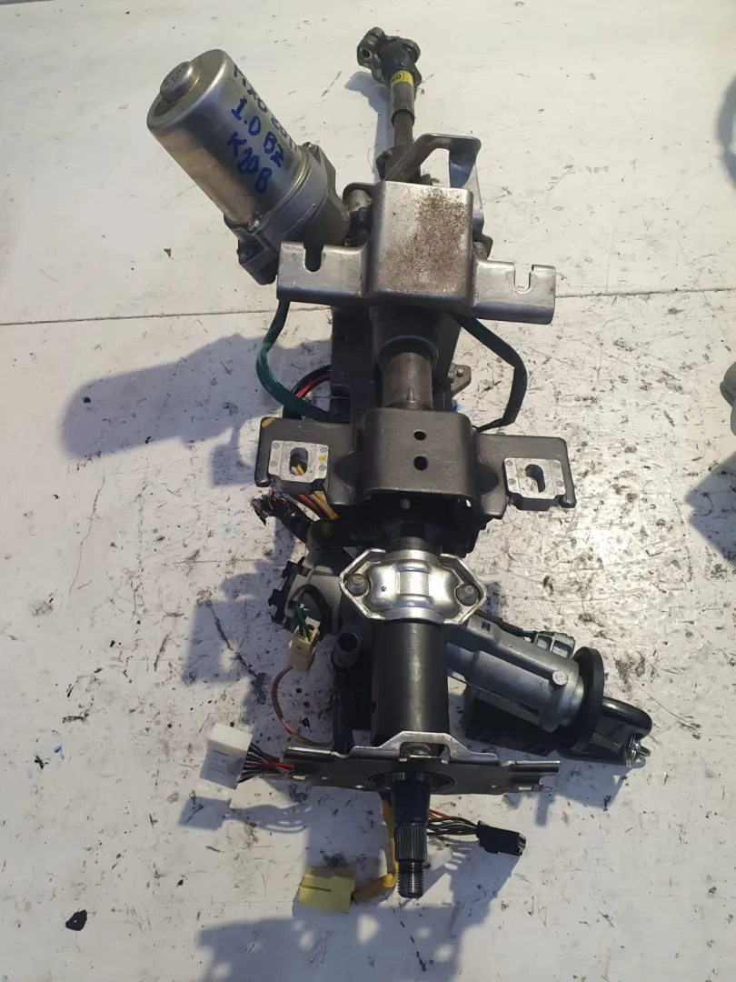 PIANTONE STERZO con codice 38720.68K00 / 38720M6K00 / Q1T29271MZM / 48200M68K80 / 110106120PB-0096R da NISSAN Pixo 1Â° Serie 1000 Benzina (2011)