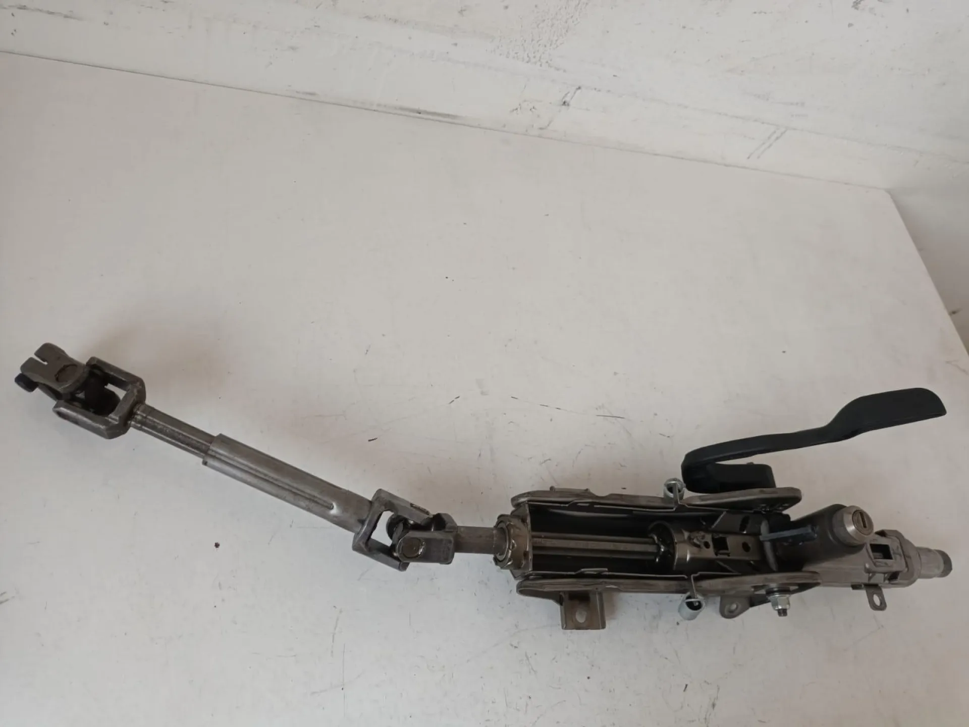 PIANTONE STERZO con codice 1K1419502BB da VOLKSWAGEN Golf 5 Plus (04>13) 1600 Diesel 77 con codice motore CAY/CAY (2010)