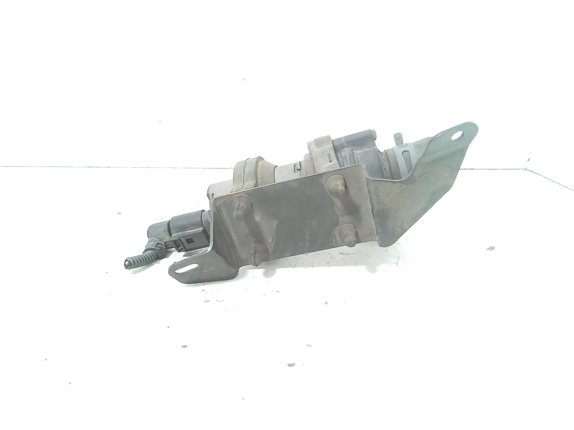 POMPA ACQUA AUSILIARIA con codice 021959209 da VOLKSWAGEN Sharan 1Â° Serie 1900 Diesel 85 kW / 115 CV (2001)
