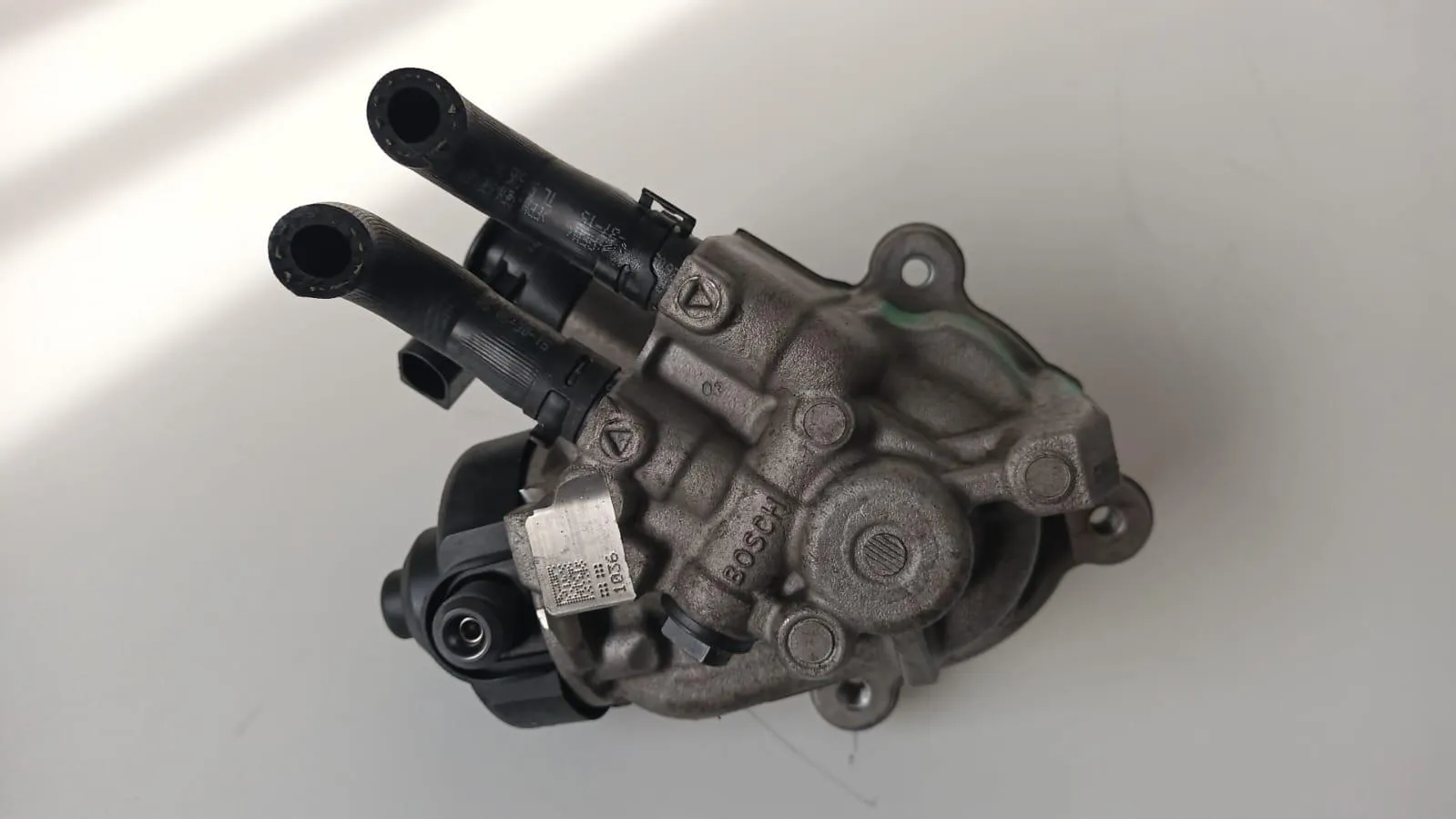 POMPA INIEZIONE DIESEL con codice 0445010537 da AUDI A6 Berlina Serie C7 (4GC) (11>) 2000 Diesel con codice motore CSU/CSU (2013)