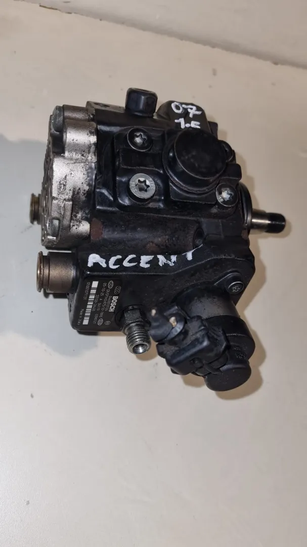 Pompa iniezione Hyundai Accent del 2007 1.5 Diesel CODICE RICAMBIO : 0445010124