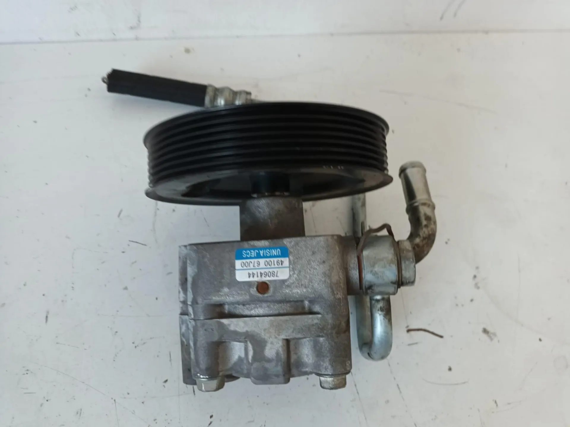 POMPA SERVOSTERZO con codice 49100-67J00 da SUZUKI Grand Vitara JB 1900 Diesel con codice motore F9Q/F9Q (2008)