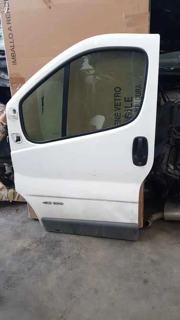 Porta anteriore sinistra Renault Trafic del 2006