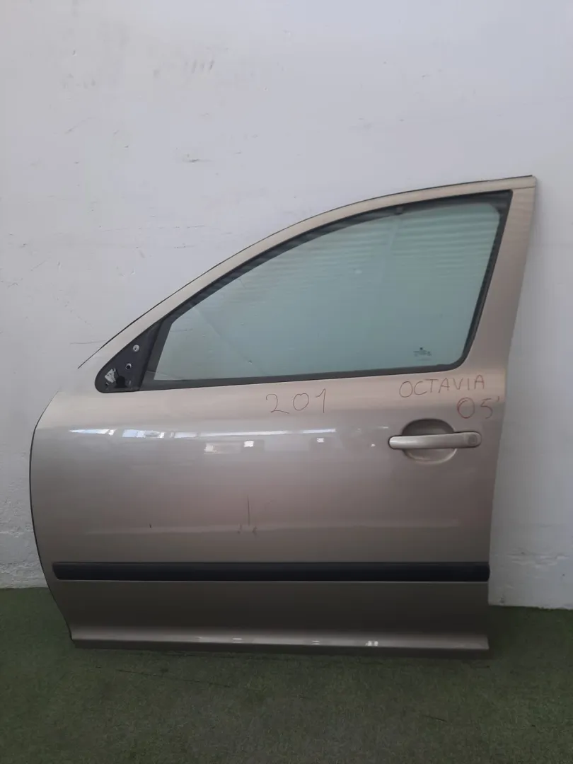 Porta anteriore sinistra Skoda Octavia 1.9 D del 2005