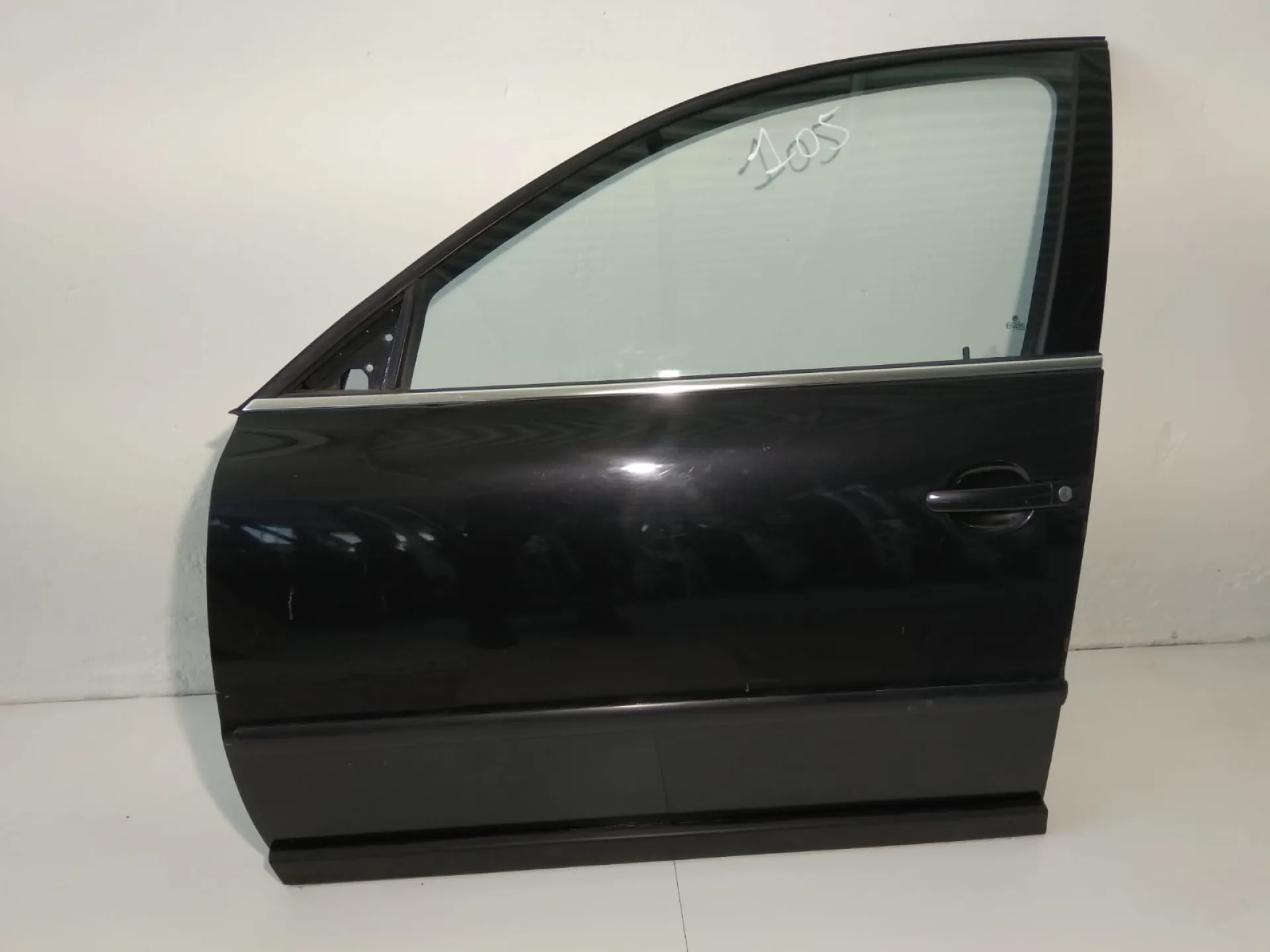 Porta anteriore sinistra Volkswagen Passat del 2001