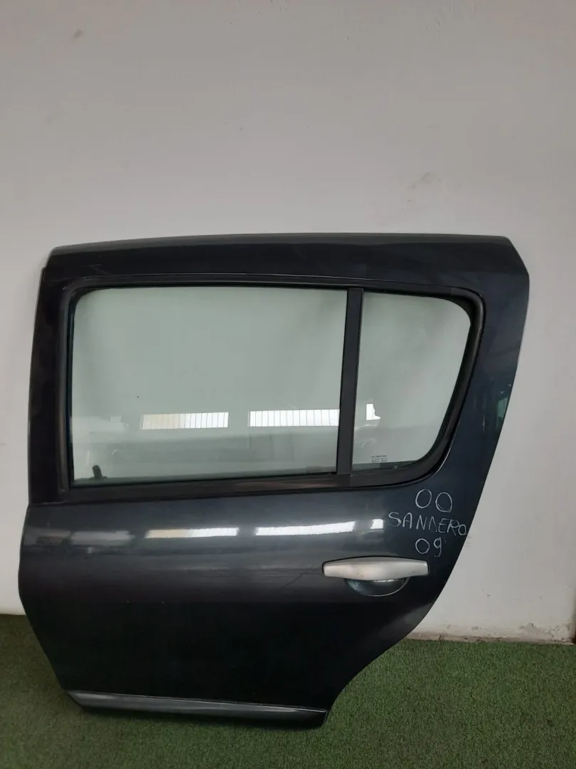 Porta posteriore sinistra Dacia Sandero 1.4 B / GPL del 2009