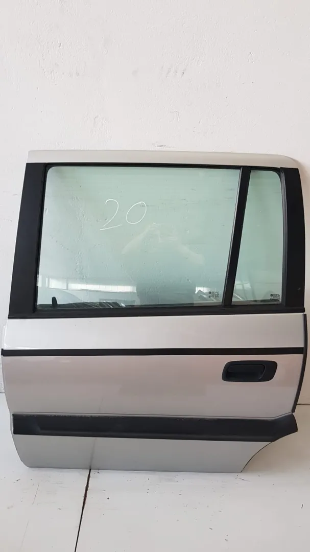 Porta posteriore sinistra Opel Zafira del 2002