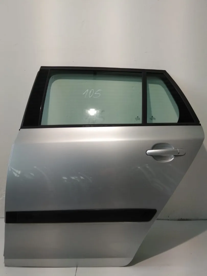 Porta posteriore sinistra Skoda Fabia SW del 2008 CODICE RICAMBIO : VUOTA