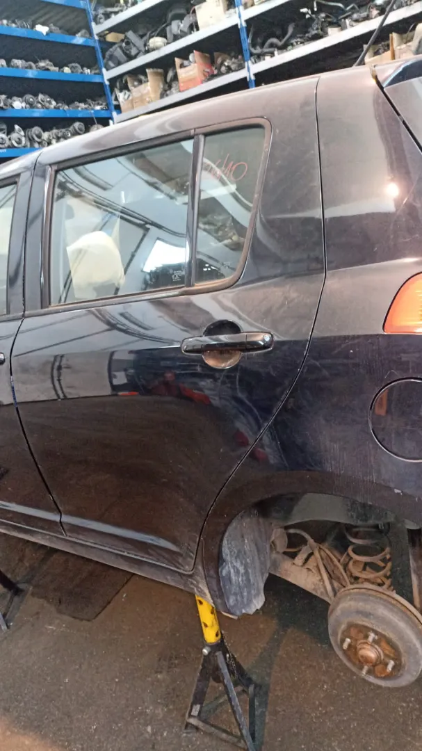 Porta posteriore sinistra Suzuki Swift del 2006 1.3 Diesel
