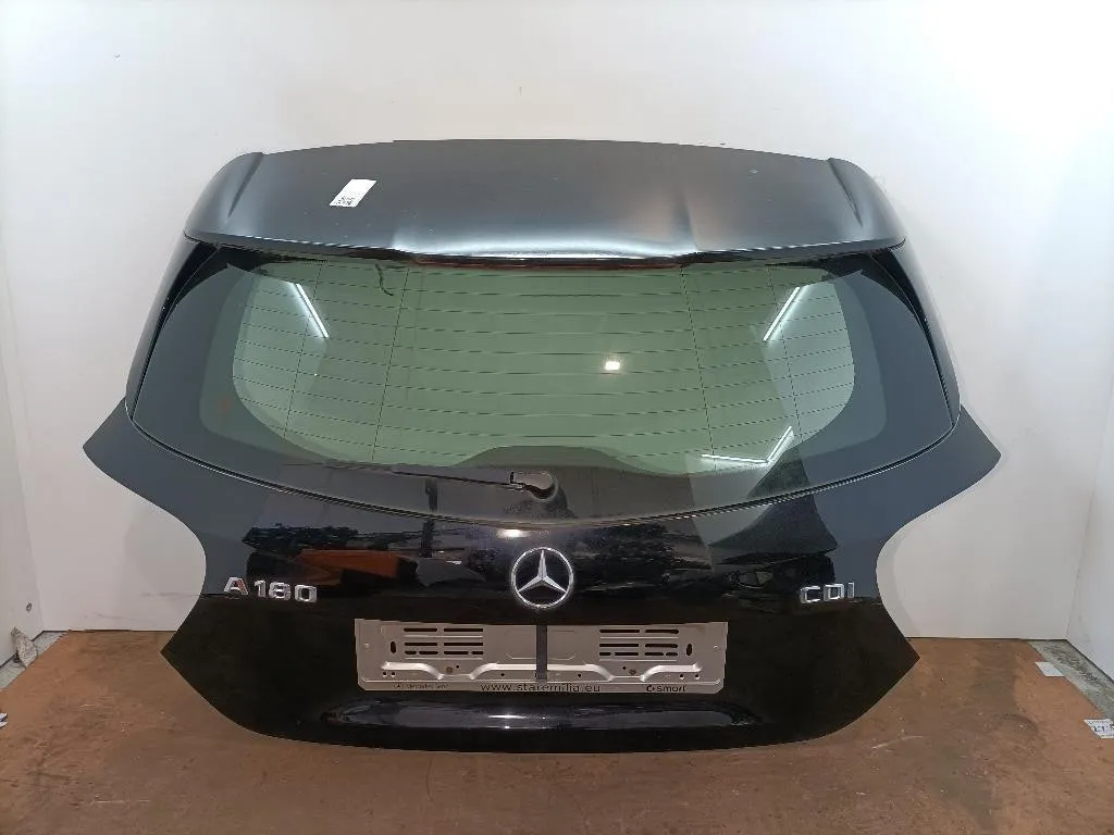 PORTELLONE POSTERIORE con codice A1767402200 da MERCEDES Classe A W176 Serie AMG (13>) 1461 diesel (2014)