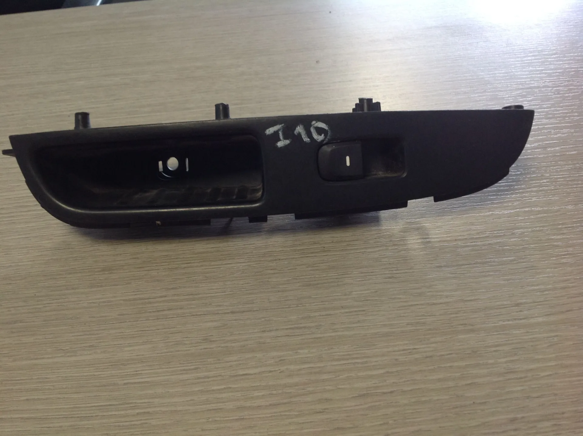 PORTIERA ANTERIORE DESTRA con codice 299122842 da HYUNDAI i10 2Â° Serie Benzina (2015)