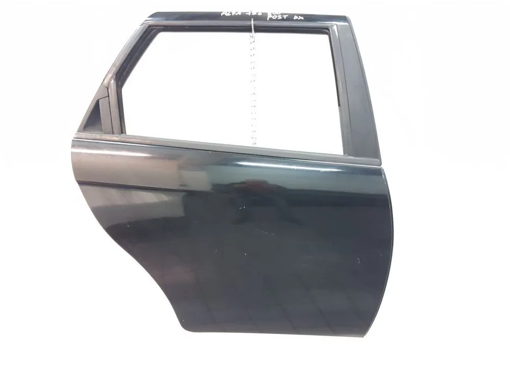 PORTIERA POSTERIORE DESTRA con codice 60676315 da ALFA ROMEO 156 S. Wagon Serie (932_) (00>03) 1900 Diesel 81 (2002)