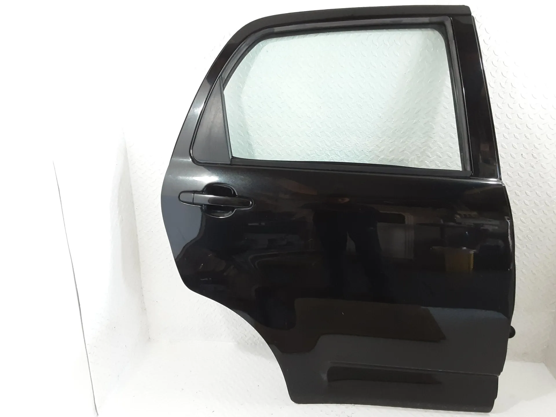 PORTIERA POSTERIORE DESTRA DAIHATSU Terios 1° Serie 1500 Benzina 77 kW / 105 CV con codice motore 3SZ/3SZ-VE (2007)