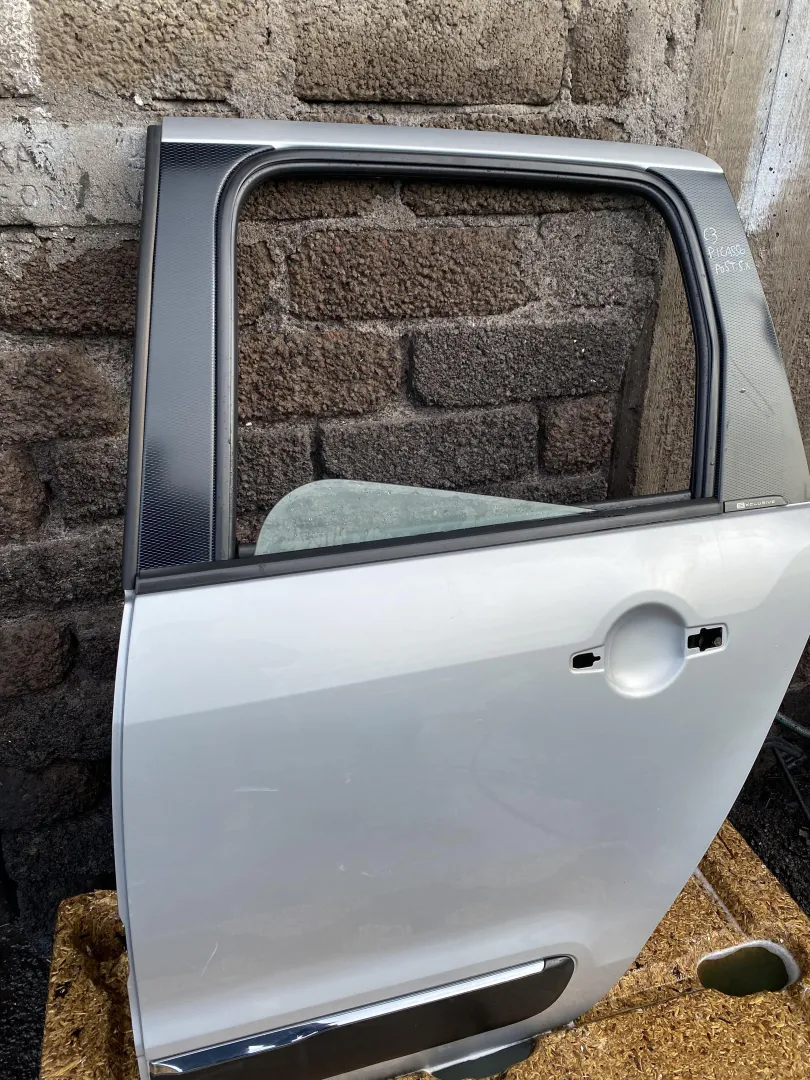 PORTIERA POSTERIORE SINISTRA CITROEN C3 Picasso (08>) Diesel (2013)