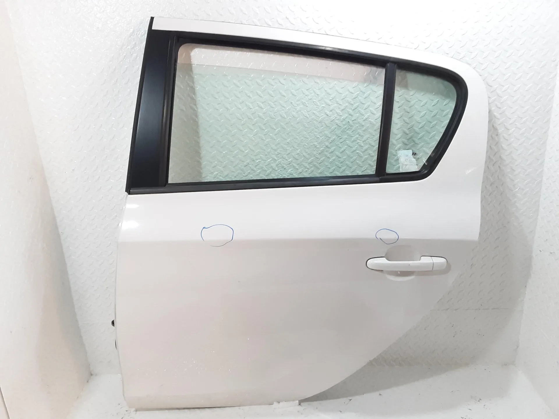 PORTIERA POSTERIORE SINISTRA HYUNDAI i20 1° Serie 1200 Benzina 63 kW / 86 CV con codice motore G4LA/G4LA (2013)