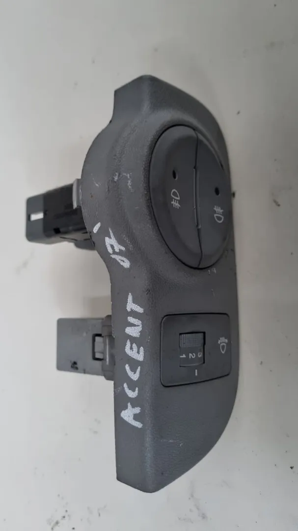Pulsanti regolazione fari Hyundai Accent del 2007 1.5 Diesel