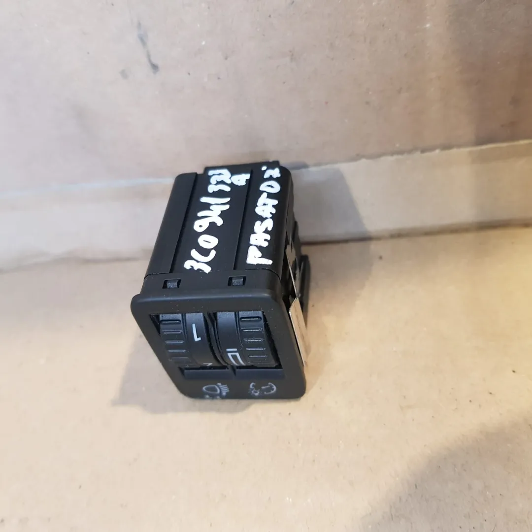 Pulsanti regolazione fari Volkswagen Passat del 2007 2.0 Diesel CODICE RICAMBIO : 3C0941333A