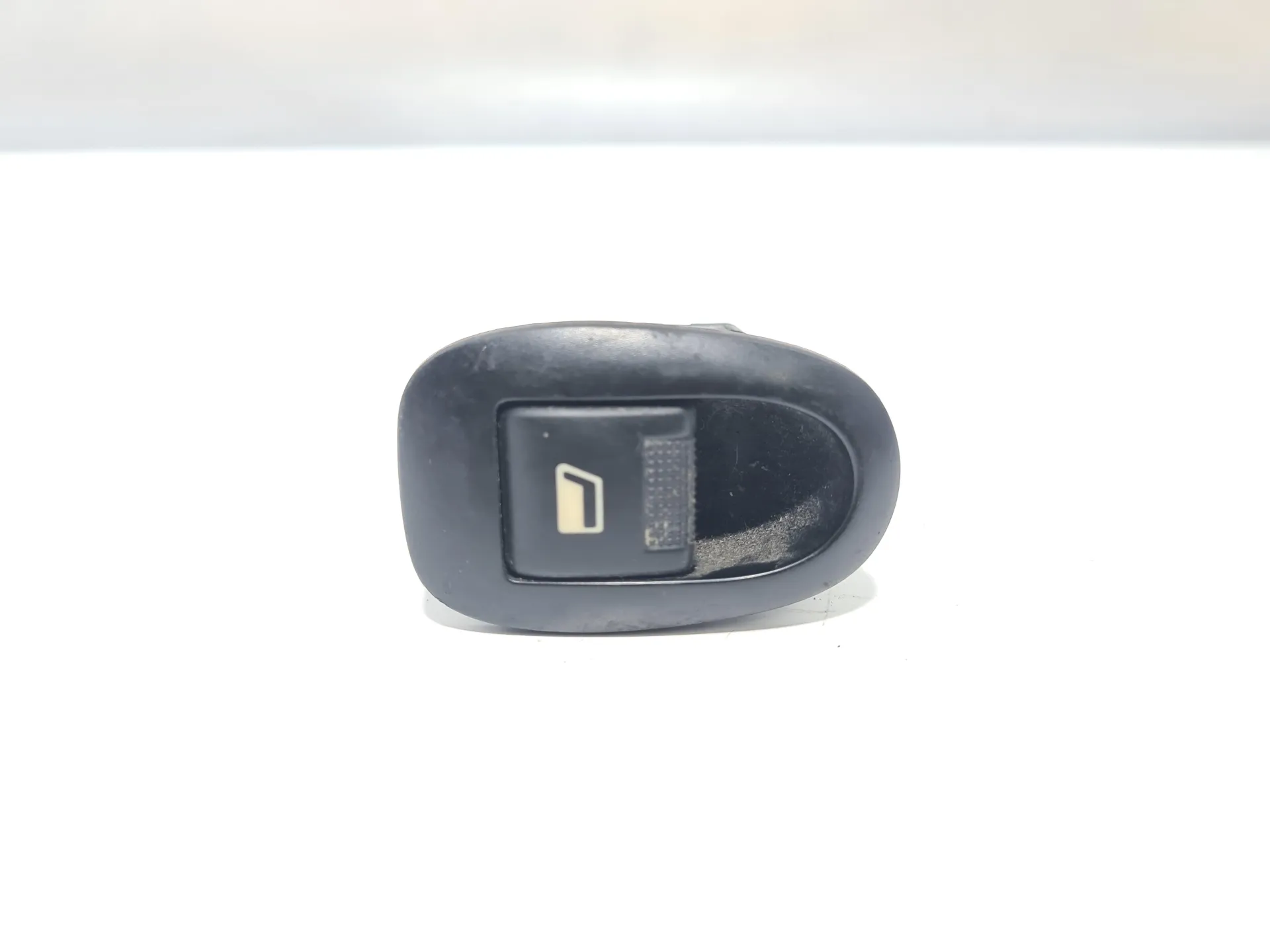 PULSANTIERA ANTERIORE DESTRA con codice 25943 da CITROEN C3 Picasso (08>)